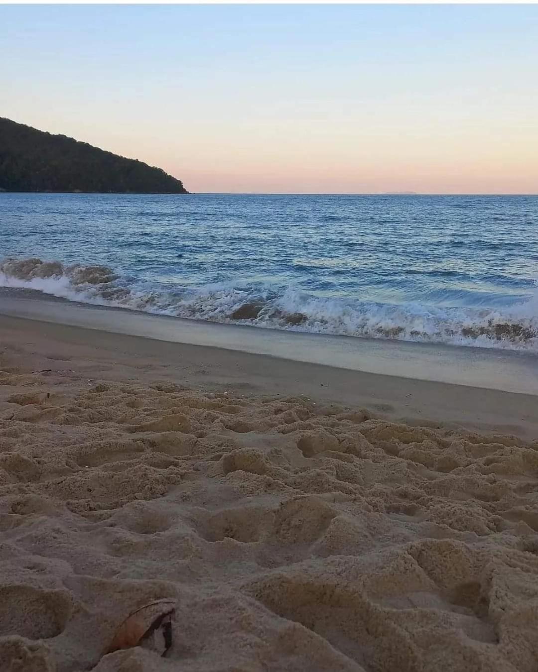 Chale Borasol Martim De Sa Piscina 600Mts Da Praia Caraguatatuba Exterior photo